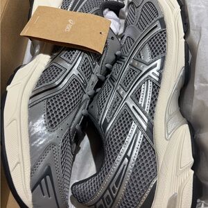 Asics Clay Grey and Silver GEL-1130 Sneakers